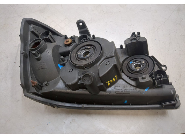 Фара передняя Toyota Highlander 1 2001-2007 левая