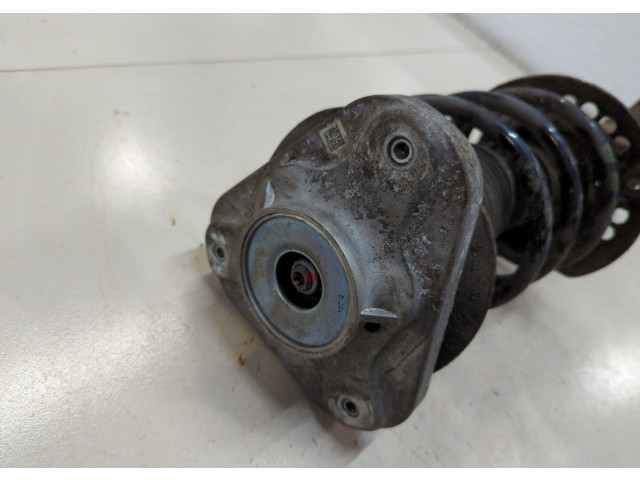 Стойка амортизатора  Mercedes E W212 2009-2013      