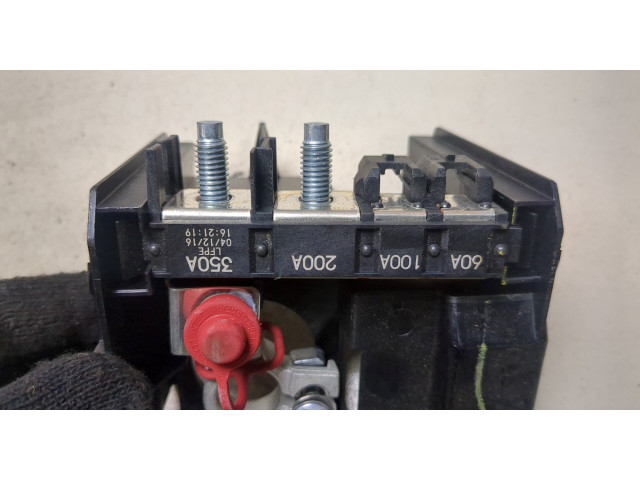 Блок предохранителей  Chevrolet Camaro 2015-2018         