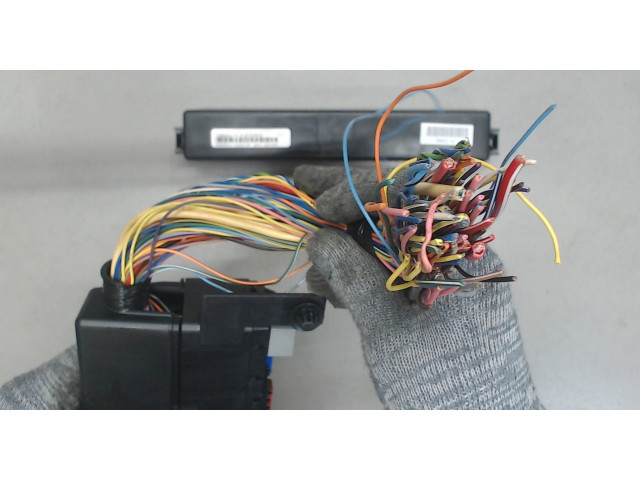 Блок предохранителей Cadillac STS 2004-2011 25952106 3.6