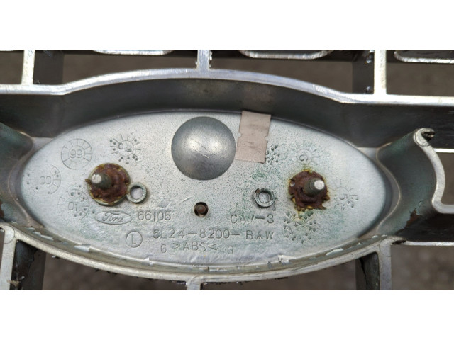 Решетка радиатора  Ford Explorer 2001-2006          5L248200, 3L2Z8200