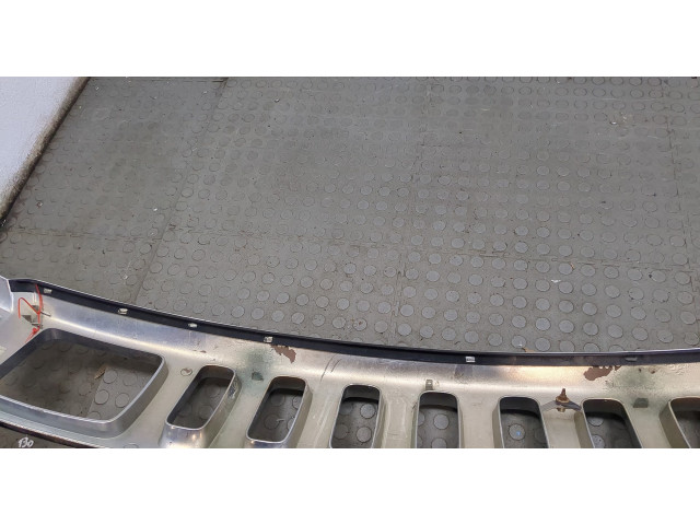 Решетка радиатора Hummer H3