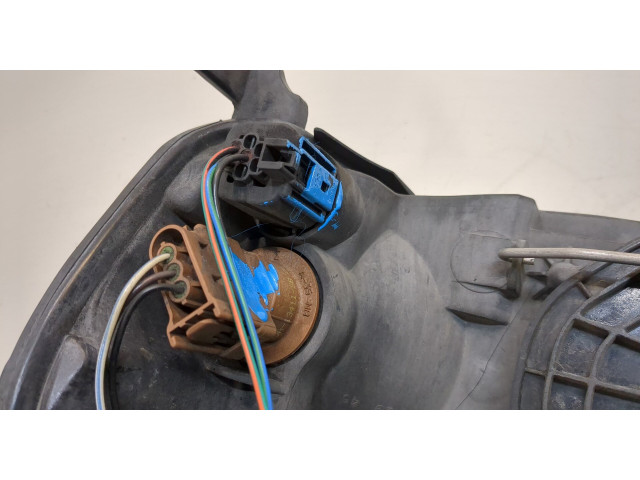 Фара передняя  Ford Escape 2001-2006 правая 