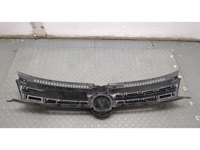 Решетка радиатора  Volkswagen Golf Plus          