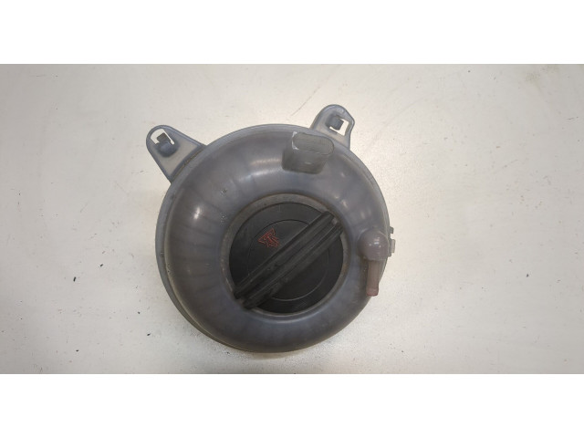 Бачок расширительный  Volkswagen Golf 7 2012-2017 5Q012140A   7  2.0
