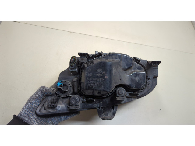 Фара передняя Ford Focus 2 2005-2008 правая