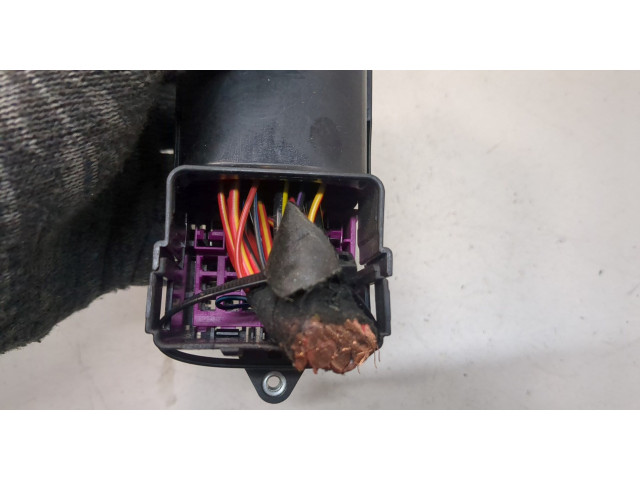 Блок предохранителей Volkswagen Golf Plus