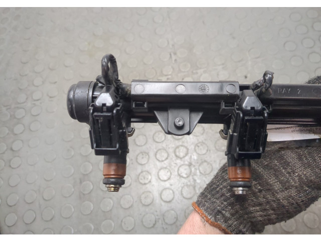 Форсунка топливная  Skoda Fabia 1999-2007    036906031L, 036133320     