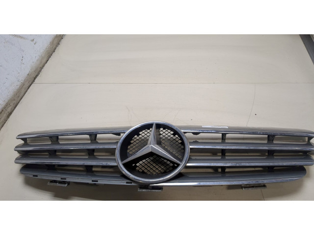 Решетка радиатора  Mercedes CLK W209 2002-2009          A20988001237246