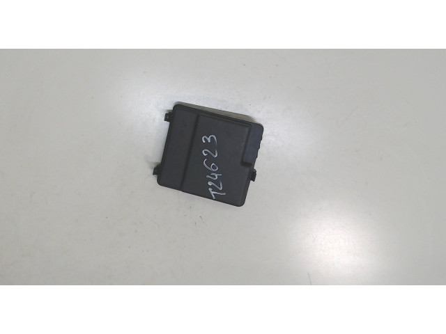 Крышка блока предохранителей Honda FRV 38253SJHE01 2.2