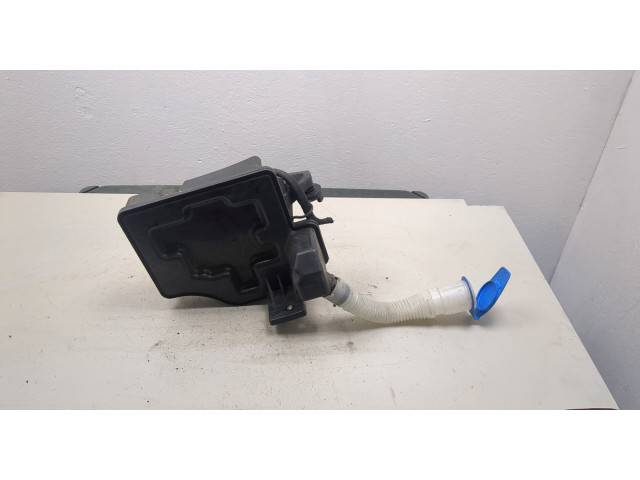 Бачок омывателя Skoda Rapid