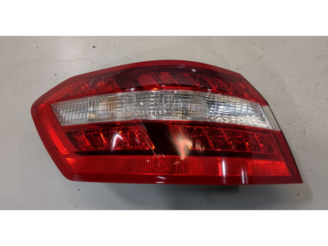 Задний фонарь          