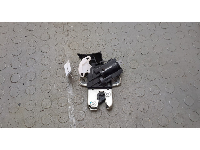 Замок багажника  Audi A4 (B7) 2004-2009       