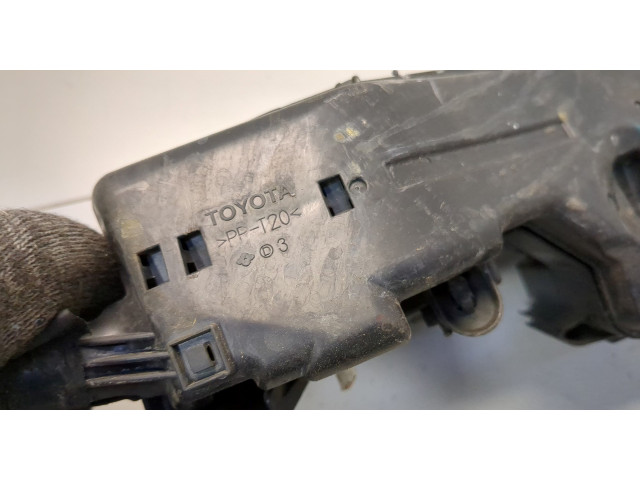 Блок предохранителей  Toyota Camry V40 2006-2011         