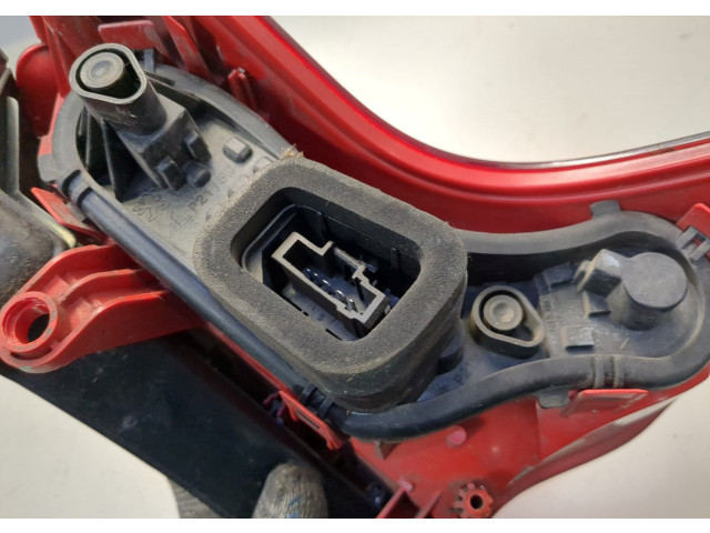 Задний фонарь