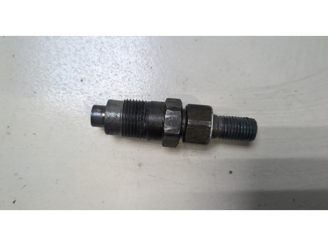 Форсунка топливная Mitsubishi Pajero 1990-2000 MD103301