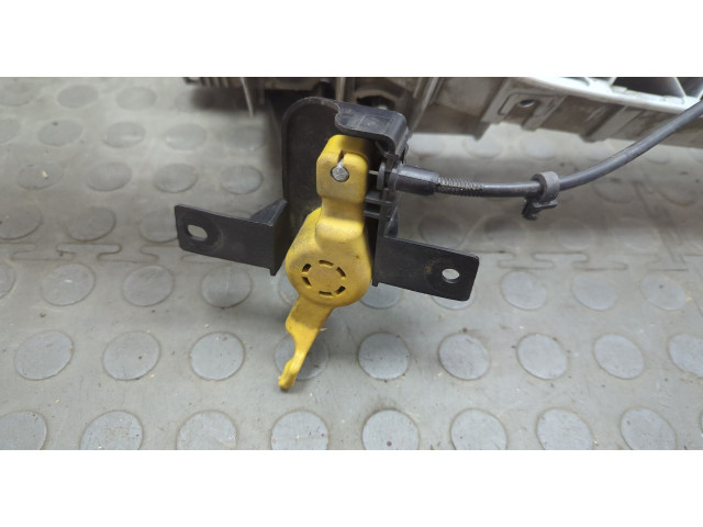 Замок капота  Ford Escape 2015-2019     