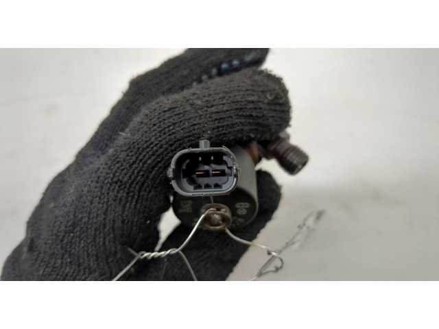 Форсунка топливная Mitsubishi Carisma 1995-2004 MW30644276