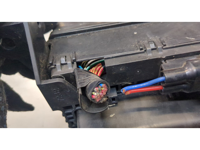 Блок предохранителей Mitsubishi Lancer 9 2003-2006