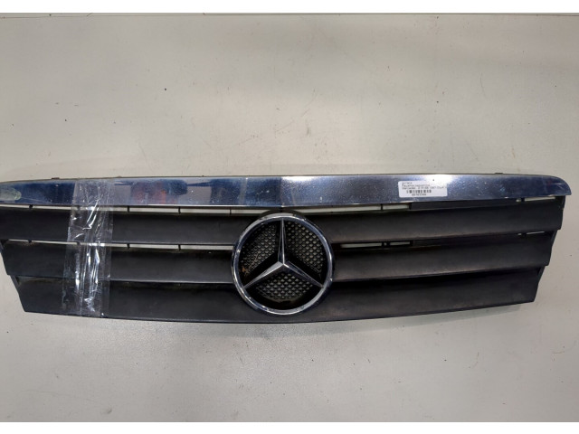 Решетка радиатора  Mercedes A W168 1997-2004           1.4 
