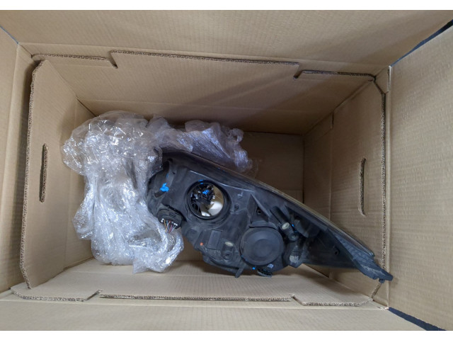 Фара передняя  Ford Focus 3 2011-2015 правая 