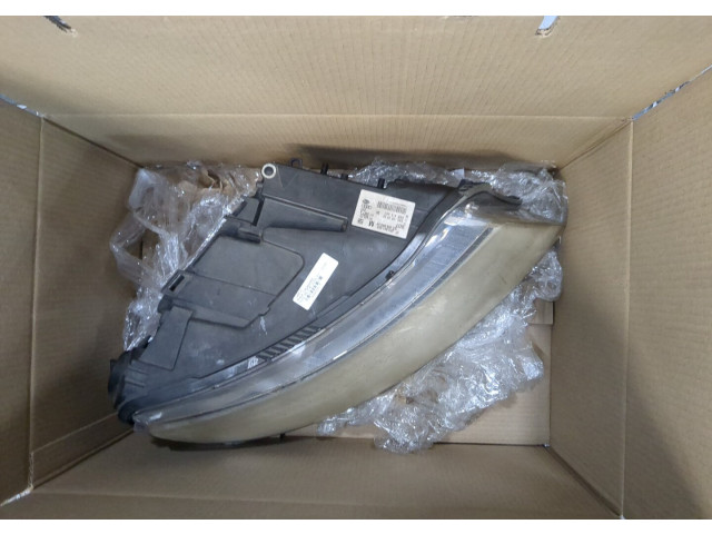 Фара передняя Audi A6 (C6) 2005-2011 правая