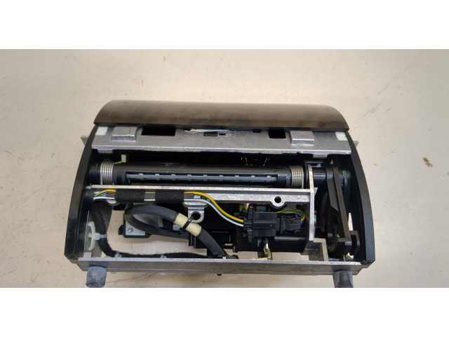 Дисплей бортового компьютера  Audi A8 (D3) 2002-2005        