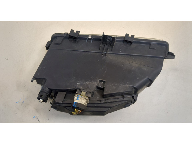 Фара передняя  Citroen Xantia 1998-2002 правая 