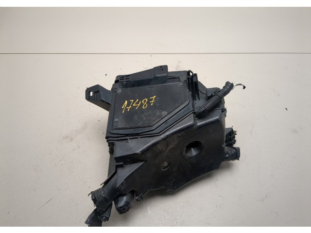 Блок предохранителей  Toyota Highlander 2 2007-2013         