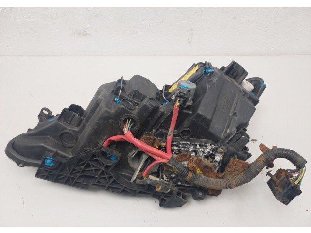 Фара передняя Lexus IS 2005-2013 правая