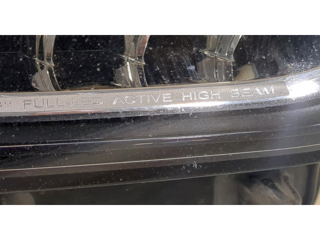 Фара передняя  Volvo S90 2016-2020 правая 