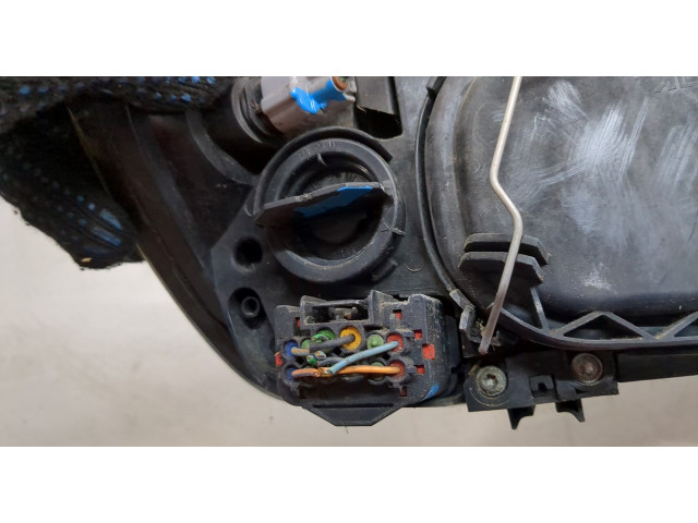 Фара передняя  Volvo S40 2004- левая 