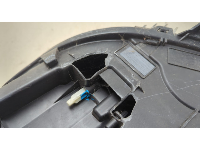 Фара передняя  Peugeot 208 2019-2025 правая 