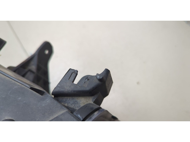 Фара передняя GMC Acadia 2019-2025 правая