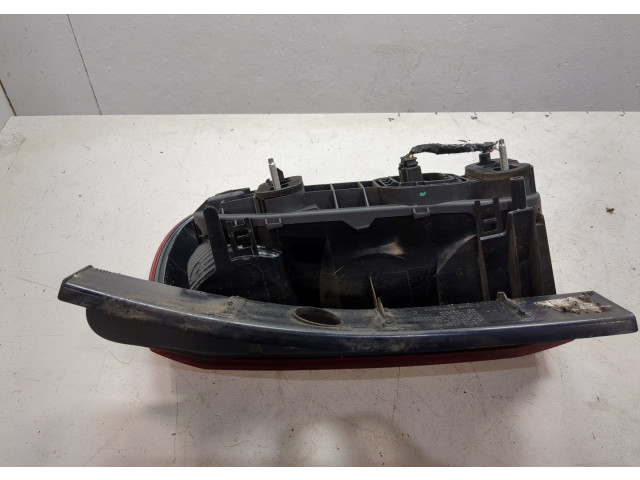 Задний фонарь