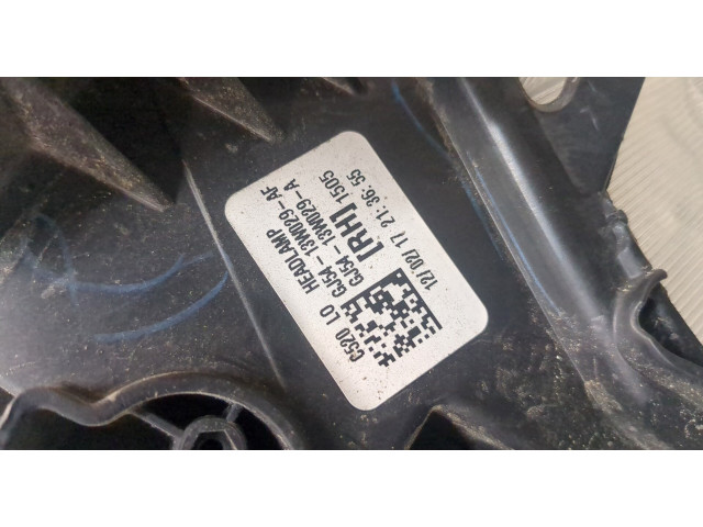 Фара передняя  Ford Escape 2015- правая 