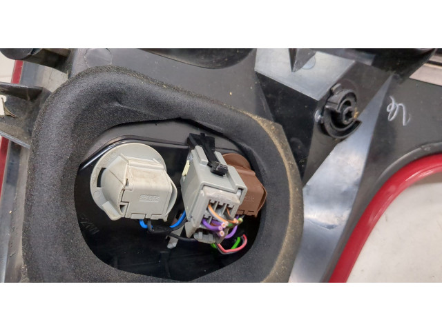 Задний фонарь          