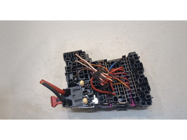 Блок предохранителей Skoda Octavia (A7) 2017-2021