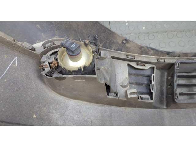 Решетка радиатора  Volvo S40 2004-          