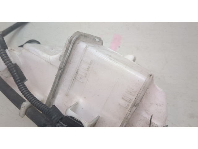 Бачок расширительный  Toyota RAV 4 2018-      2.5