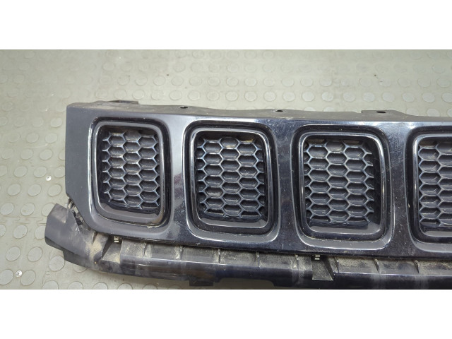 Решетка радиатора  Jeep Compass 2017-2021          