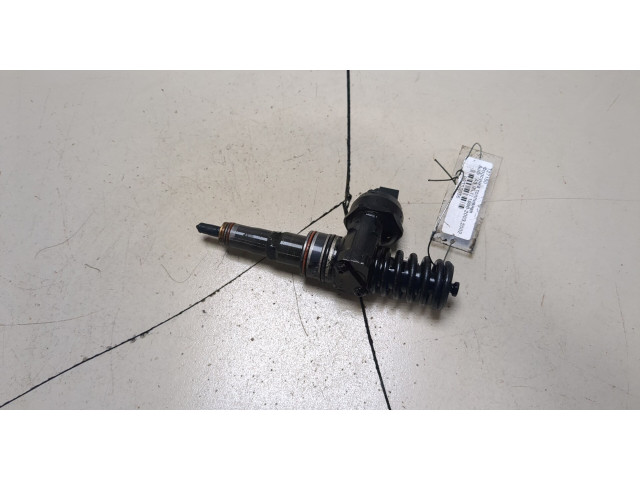 Форсунка топливная  Audi A3 (8L1) 1996-2003    038130073AJ     