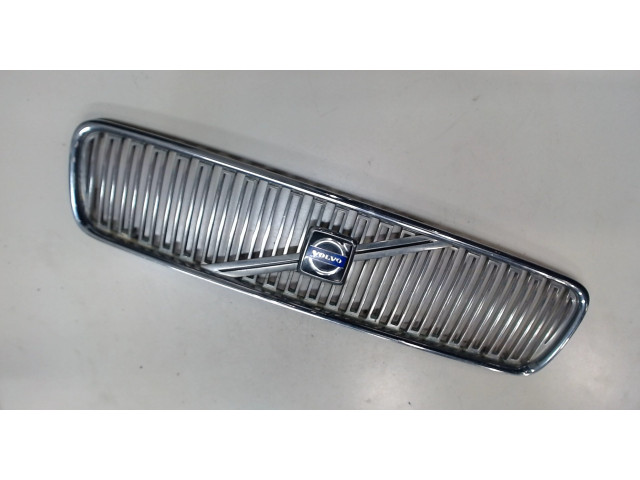 Решетка радиатора  Volvo V50 2007-2012           8678680