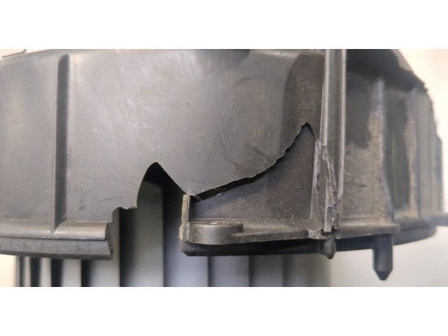 Моторчик печки  Audi A6 (C6) Allroad 2006-2012 4F0820020A       4F0820020A   