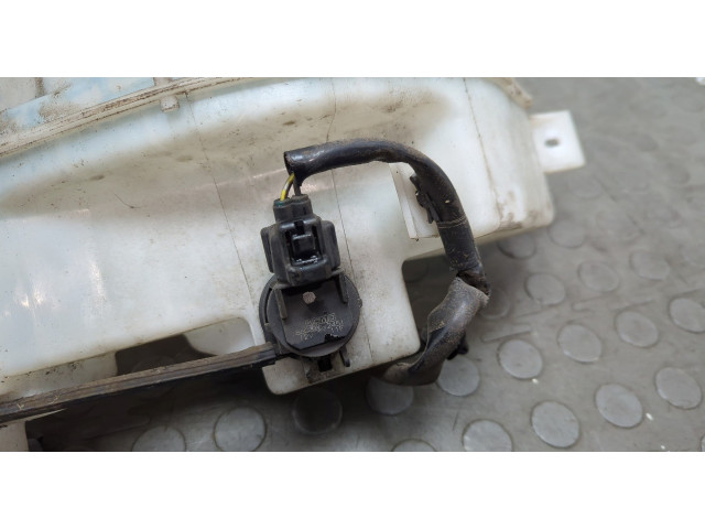 Бачок омывателя  Mazda 3 (BK) 2003-2009    