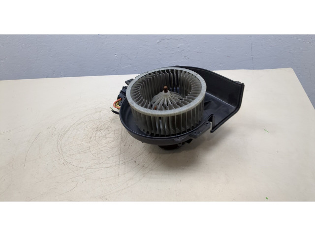 Моторчик печки  Skoda Fabia 2010-2014        