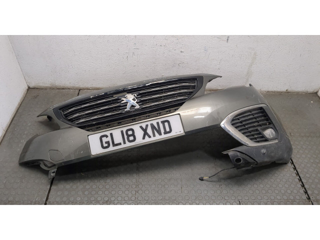 Бампер  Peugeot 5008 2017-2020 передний   