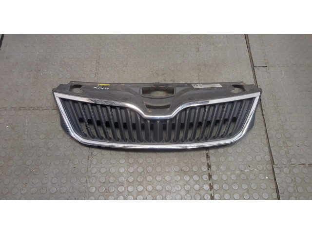 Решетка радиатора  Skoda Rapid          5JA853668
