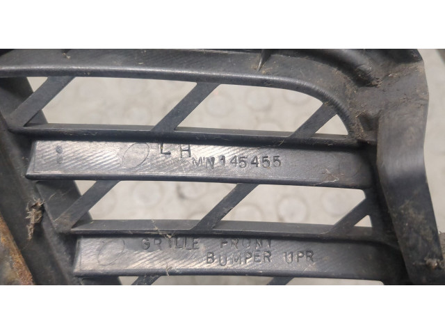 Решетка радиатора  Mitsubishi Grandis          MN145455