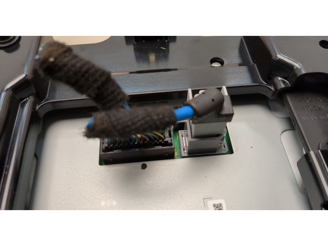 Дисплей мультимедиа  Chevrolet Equinox 2017-2024 84491778       